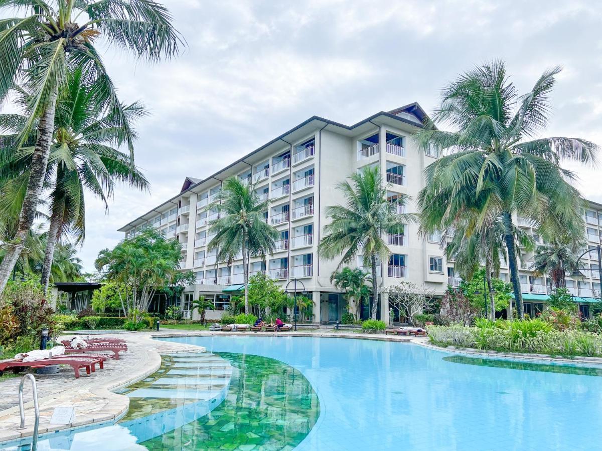 Palau Royal Resort Koror Exteriör bild