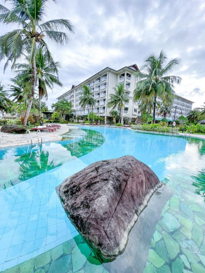 Palau Royal Resort Koror Exteriör bild