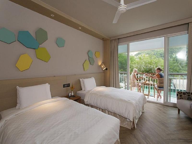 Palau Royal Resort Koror Exteriör bild