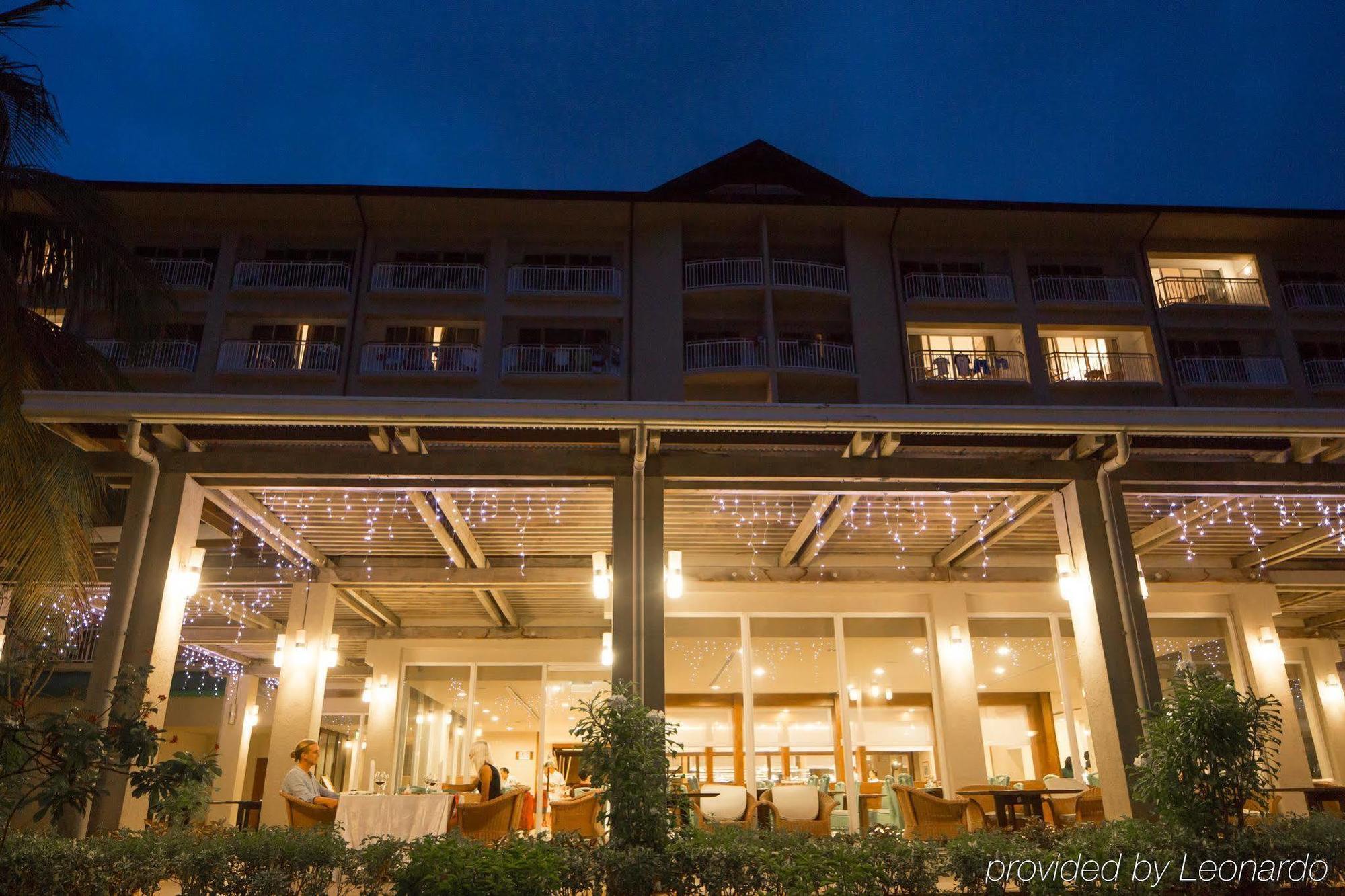 Palau Royal Resort Koror Exteriör bild