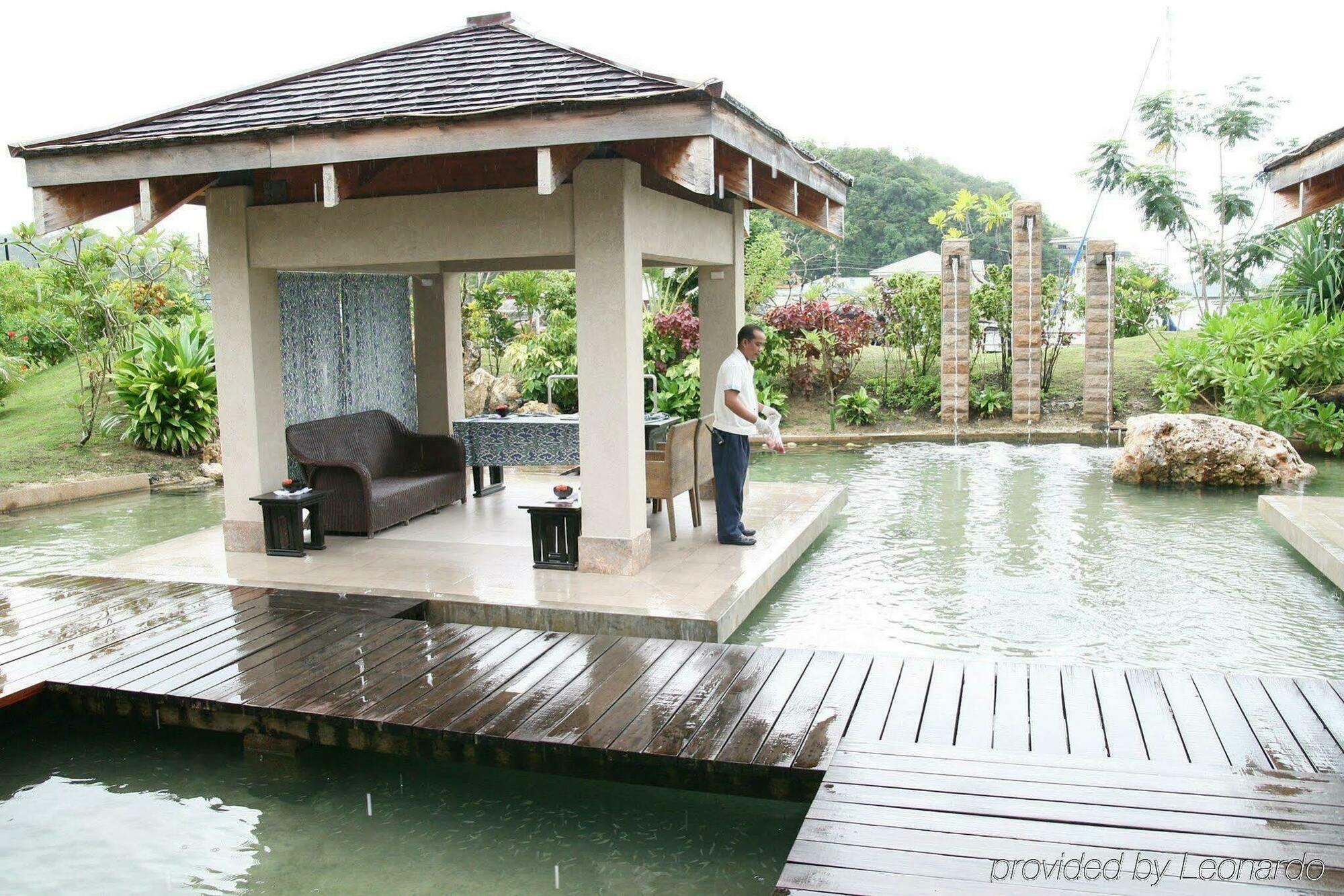 Palau Royal Resort Koror Exteriör bild